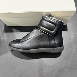 thumbnail for Anontop Budget batch self-produced 2026 model, sole with letters future, high-top black and white two-tone two-tone two-layer leather with ultimate waist-tightening size, size 1 sole. WhatsApp: +86 13055698157