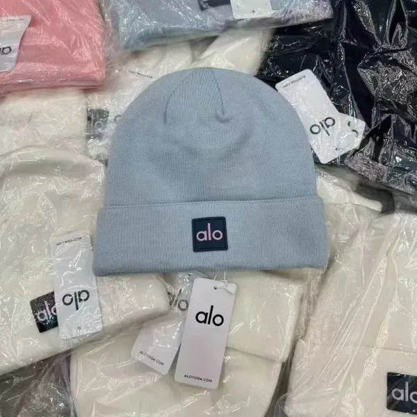Alo Yoga Logo Beanie Light Blue Beanie - 1