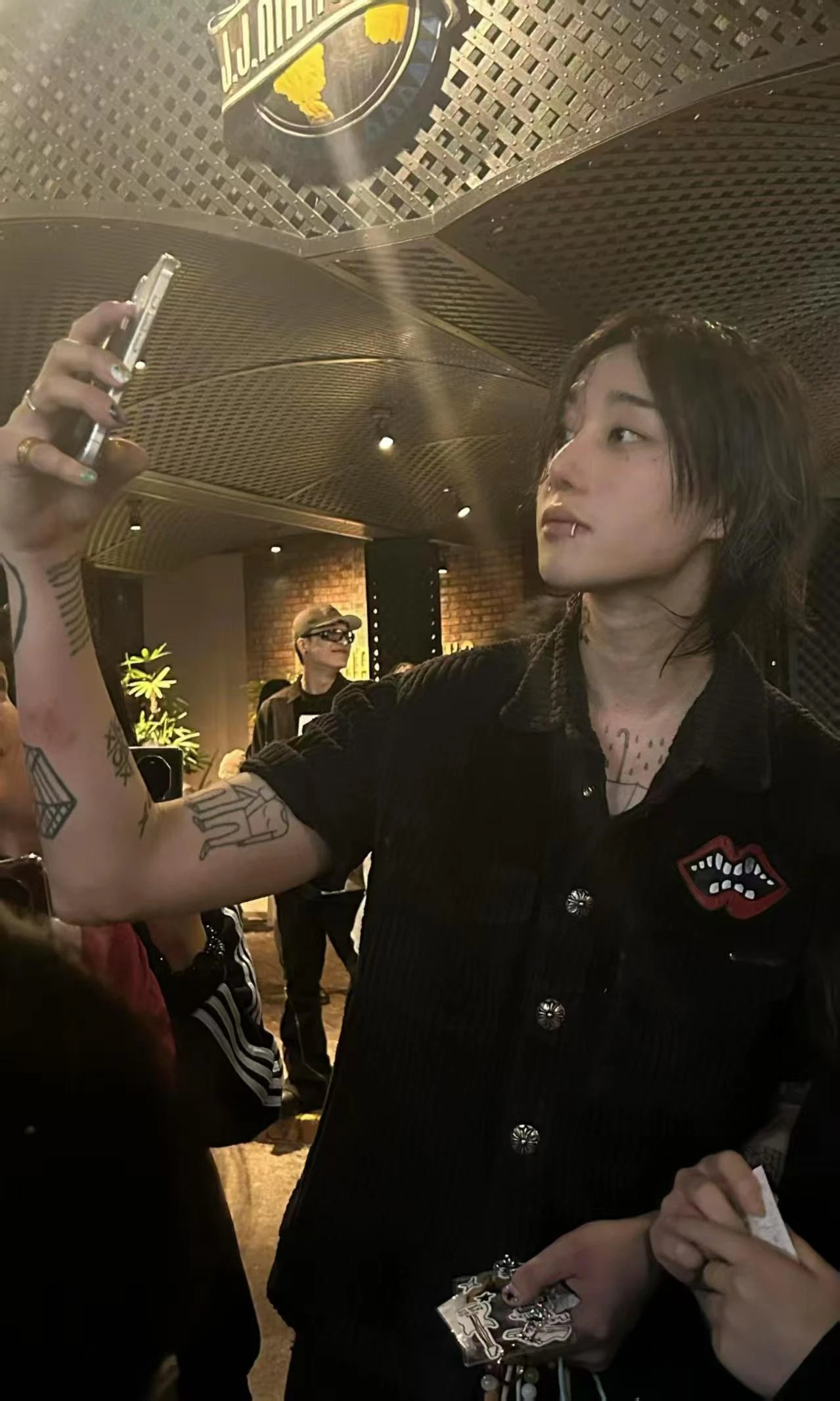 Copy club Loren's same red-lipped shirt (the stock delivery status is only sold out in this batch)