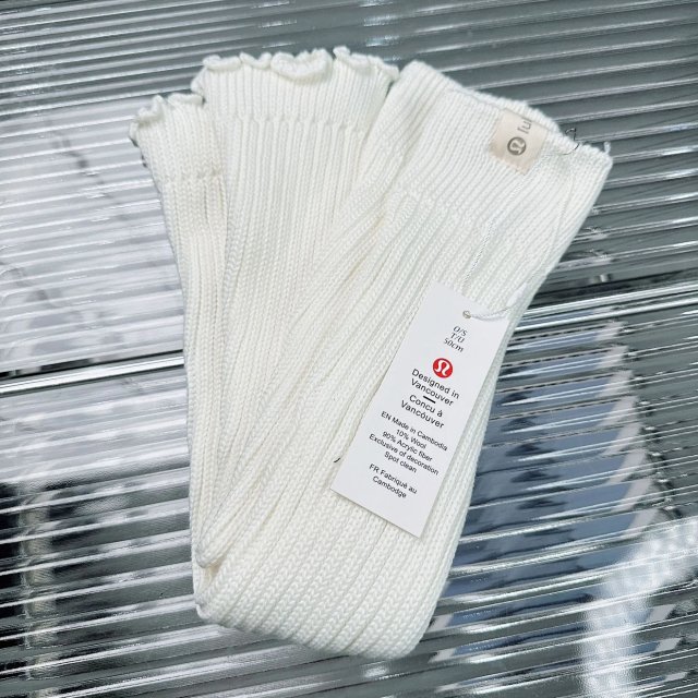 Lululemon Leg Warmer: seller detail photo 3