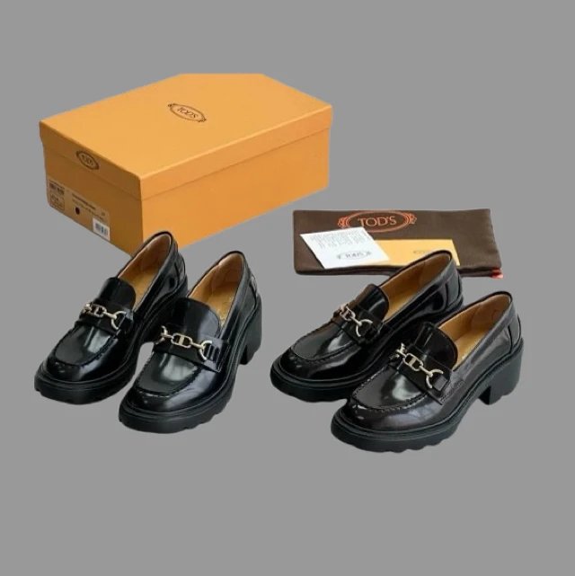 TOD'S Women's Metal Chain Thick Heel Leather Loafers
