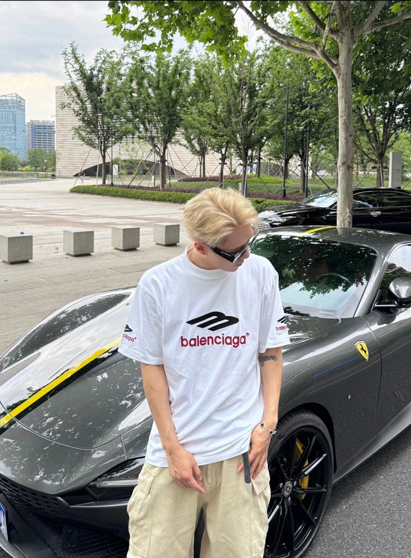 Tee from Yin Kuang's Shop