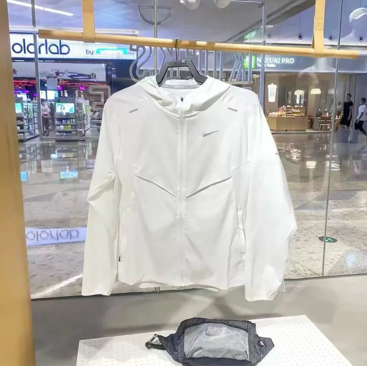 Top white