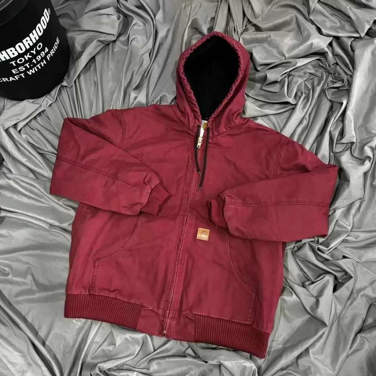 Carhartt Classic Hooded Work Jacket photo 3