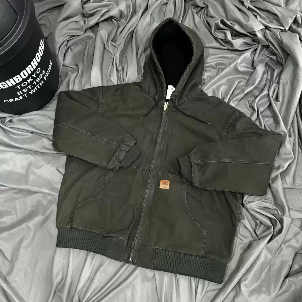 Carhartt Classic Hooded Work Jacket photo 4