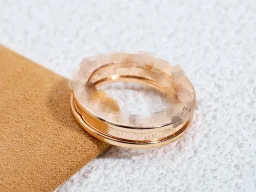 thumbnail for 时尚产品2