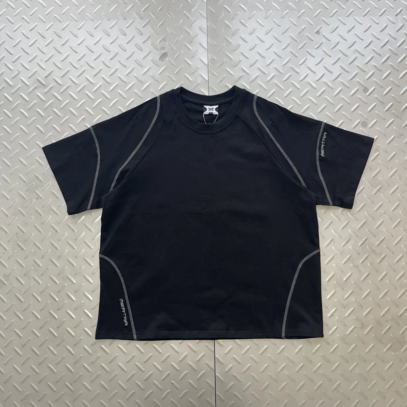 cny MERTRA VEIN TEE-BLACK 弧度明线拼接 袖子小绣花 黑色短袖 M-51
