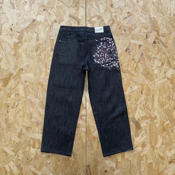 Floral Embroidered Denim Jeans in Black Wash DS-23
