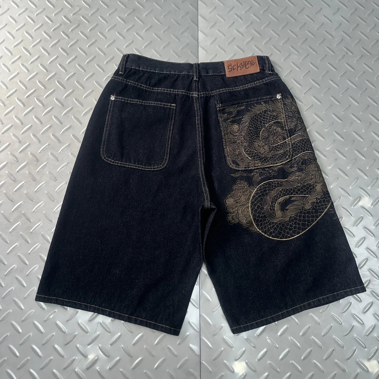 金龙绣花 靛蓝色牛仔短裤  DS-75