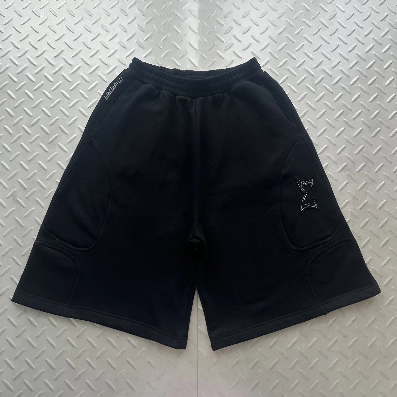 Butterfly Embroidered Knit Shorts Black M-55