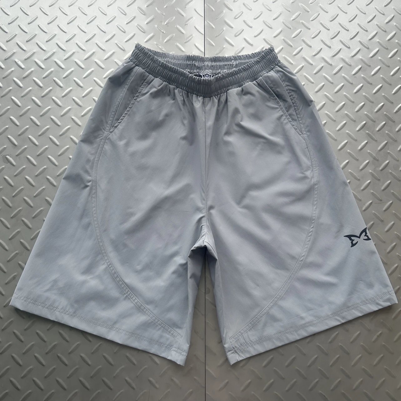 Technology woven fabric butterfly print shorts gray M-56