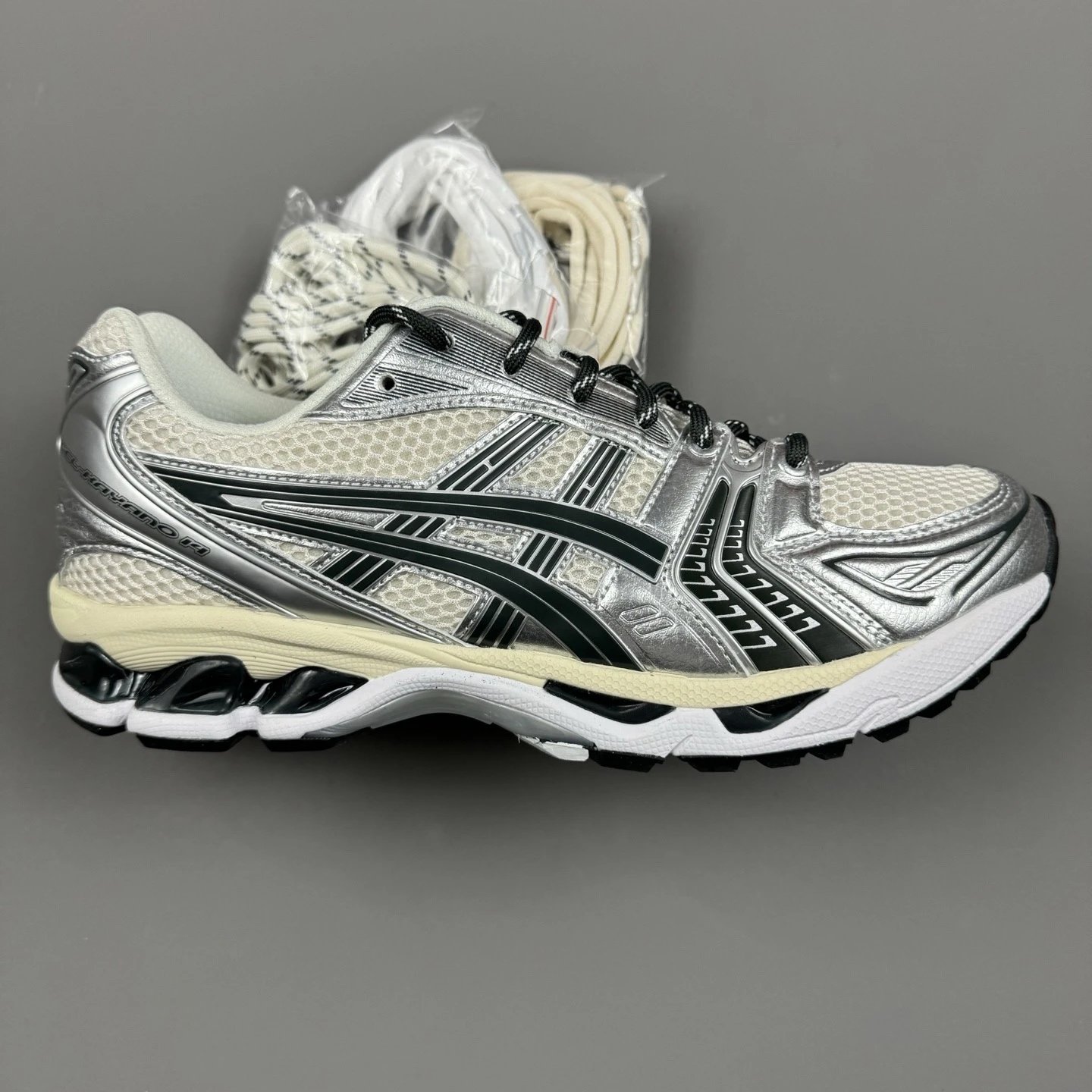 Silver White 1203A566-100