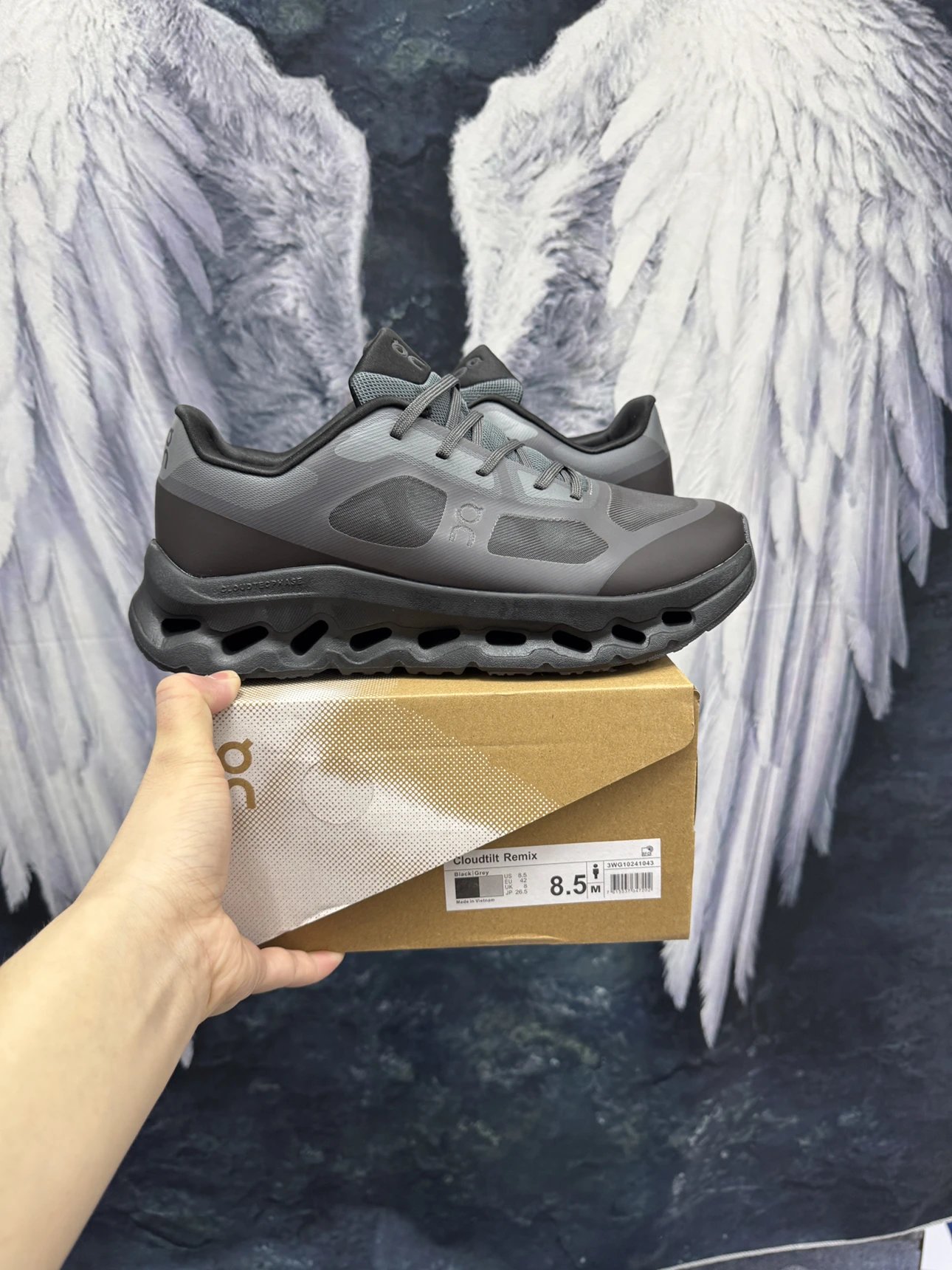 On Cloudtilt Remix Black / Gray Sneakers Running Shoes