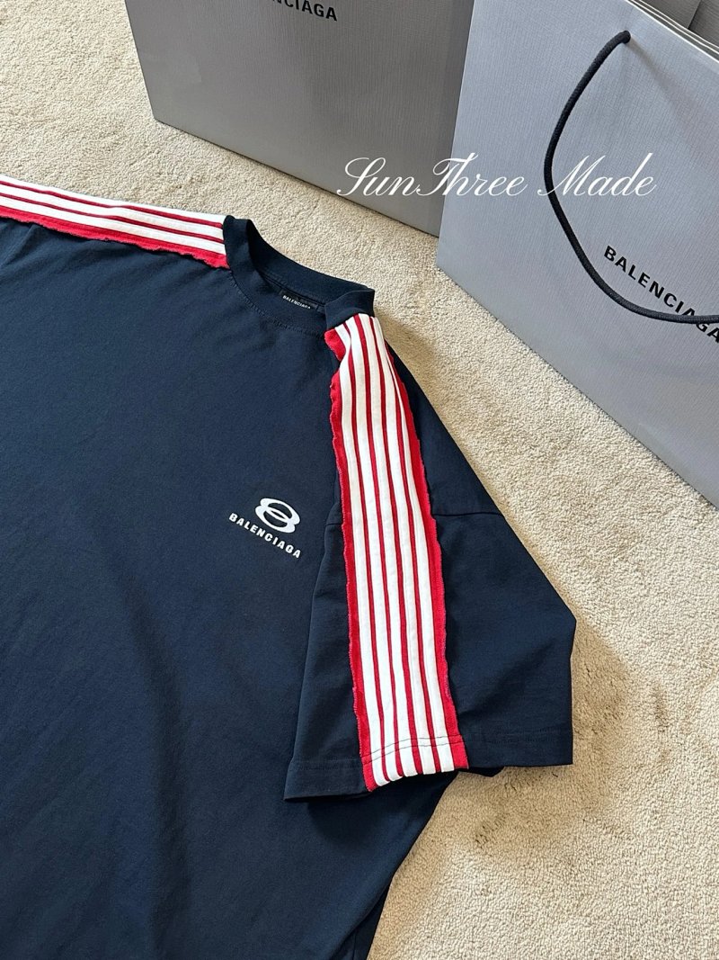 Tee from Yin Kuang's Shop