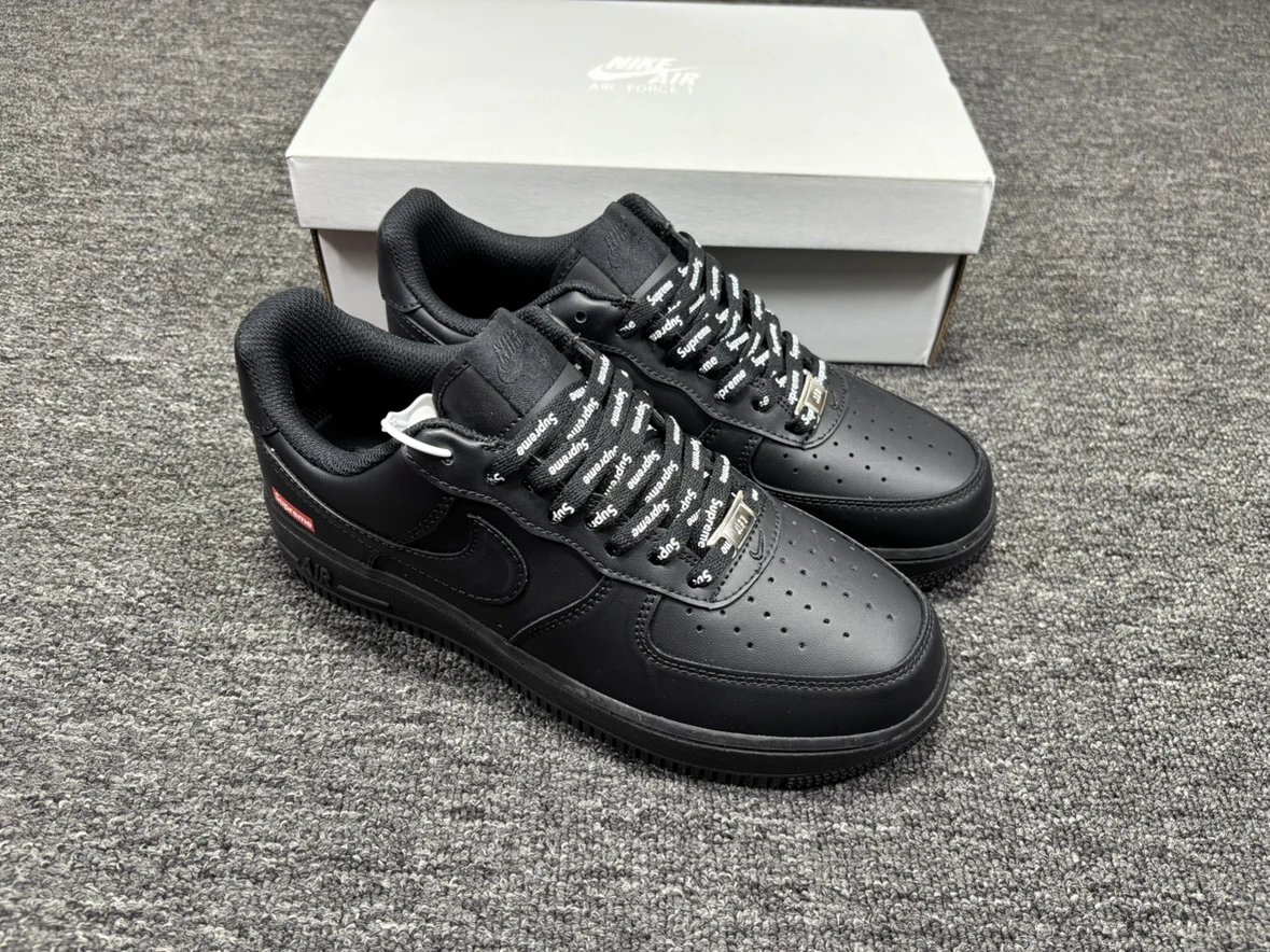 Factory Stock Clearance Special Offer: Genuine Supreme x Nike Air Force 1 Casual Sneakers - Skate Shoes