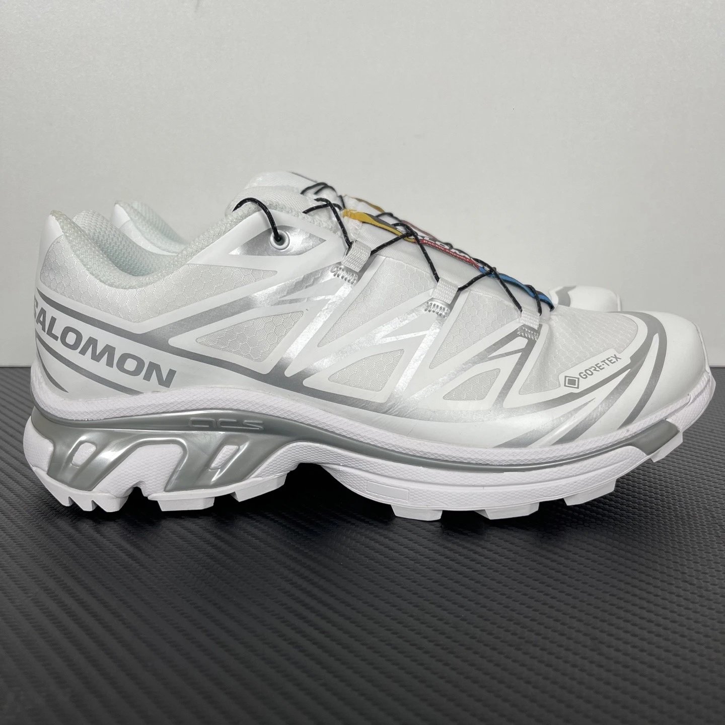 475811 XT-6 White Silver