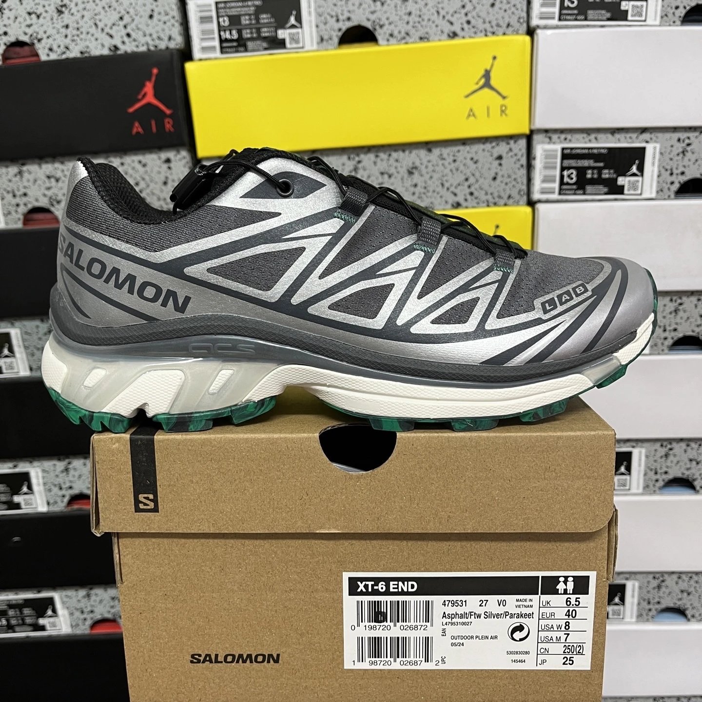 479531-27 Gray Black Green