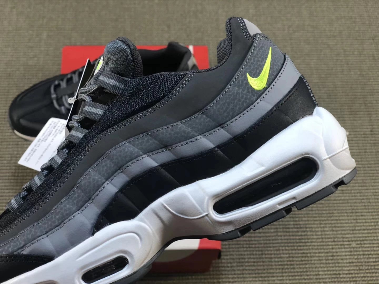 Nike Air Max 95 Black Sneakers - 6