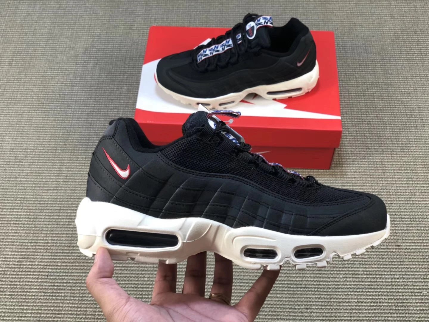 Nike Air Max 95 Black Sneakers - 25