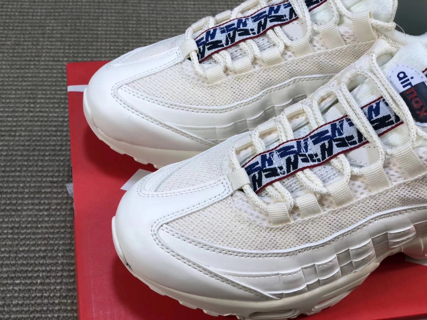 Nike Air Max 95 Black Sneakers - 43
