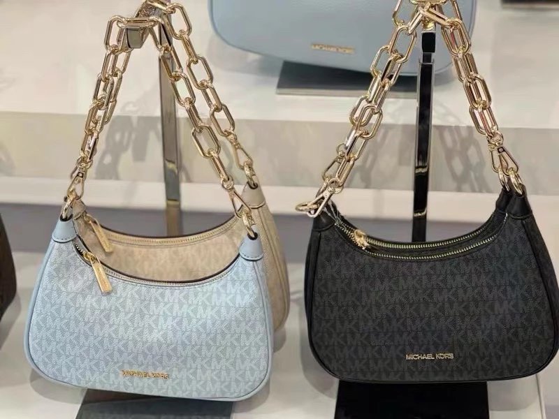 Michael Kors Jet Set Charm Hobo Bag