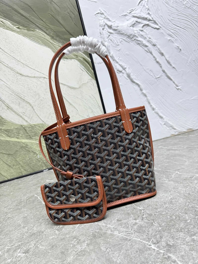 Goyard tote bag