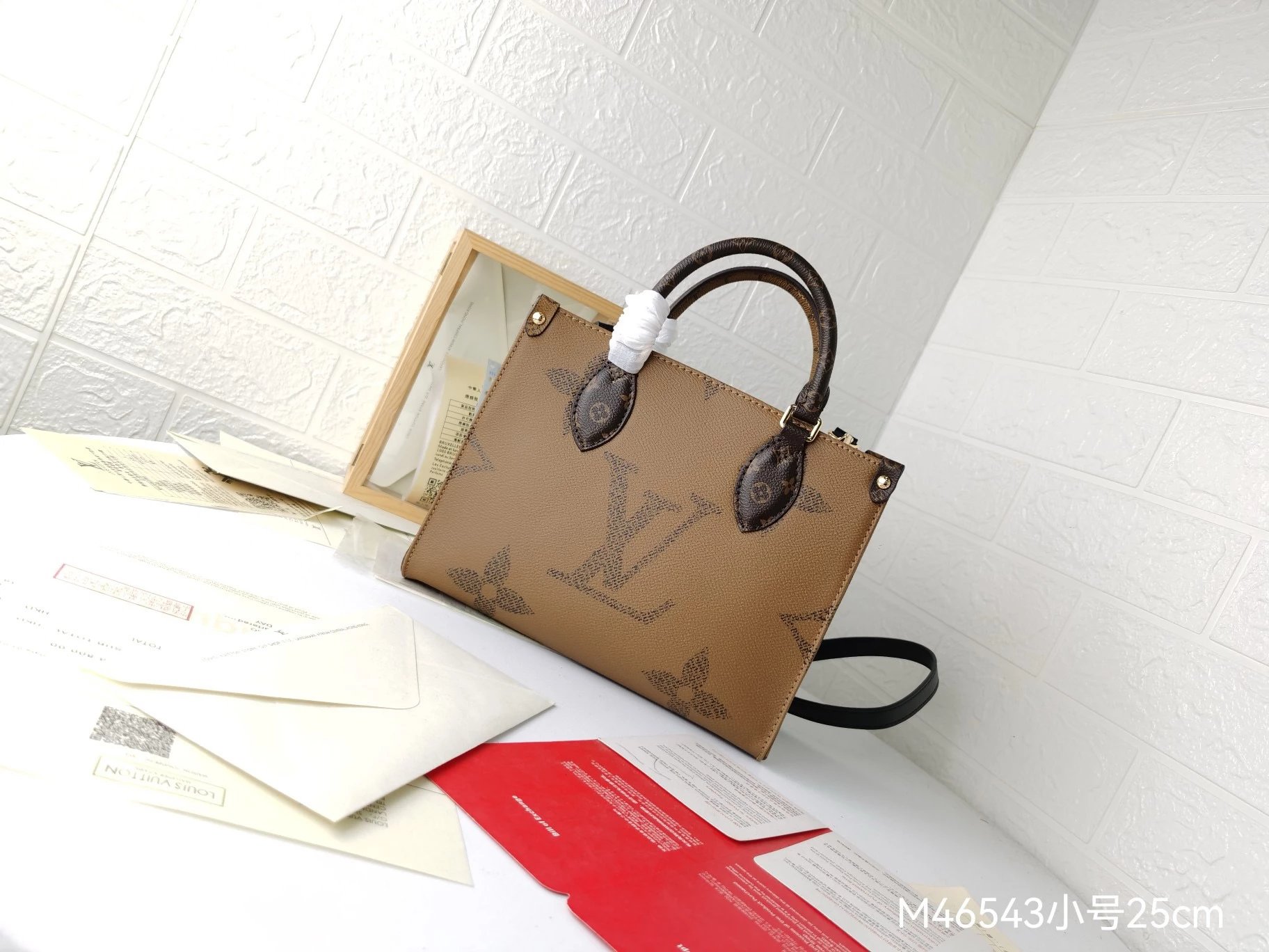 Louis Vuitton OnTheGo Mm