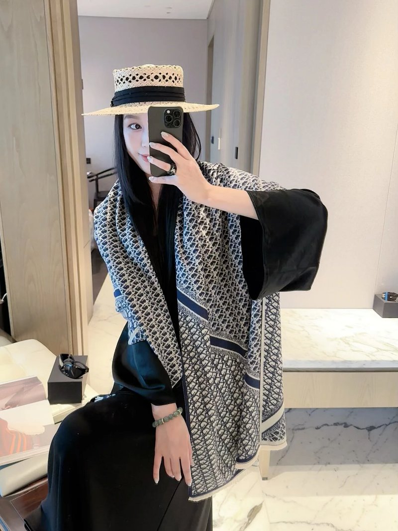 Louis Vuitton scarf