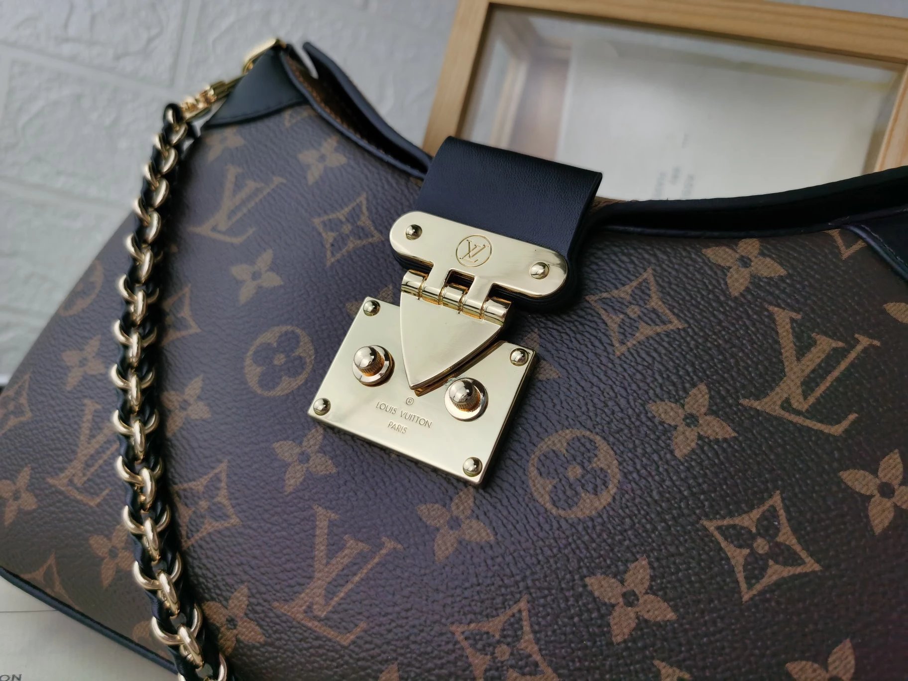 Louis Vuitton Twinny Handbag 8