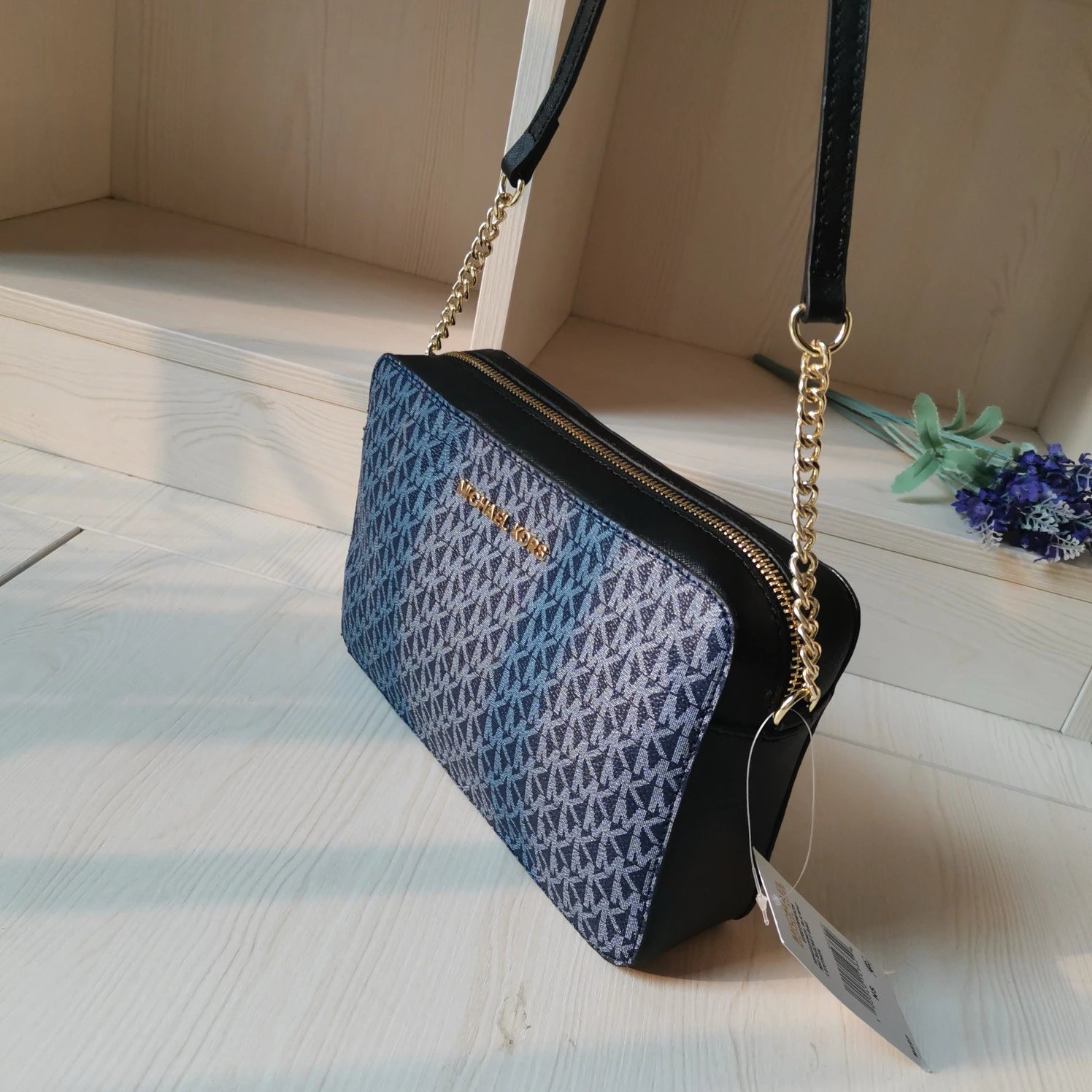 Michael Kors Jet Set Travel Medium Saffiano Leather Crossbody Bag