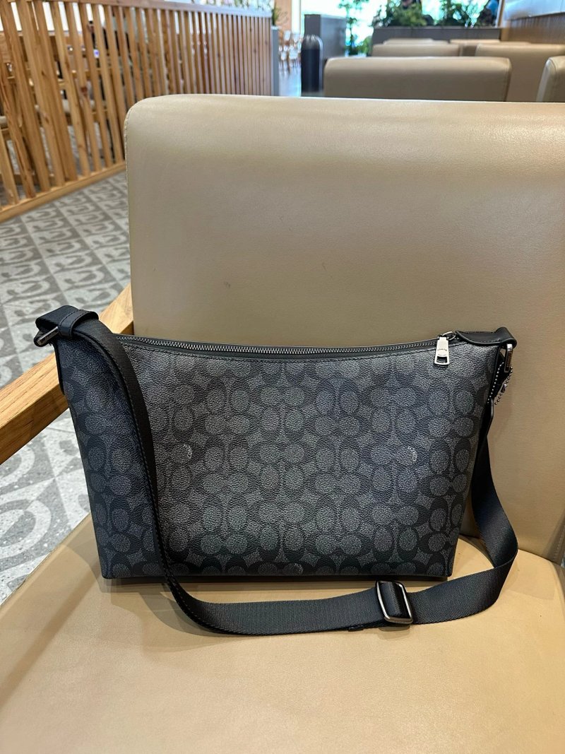 Louis Vuitton crossbody bag