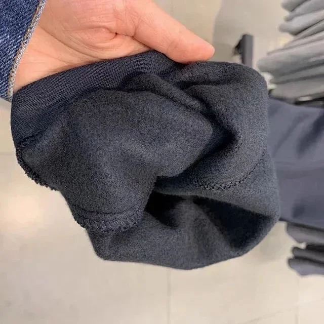 Basic Nike Uncuffed Joggers | Black or Grey