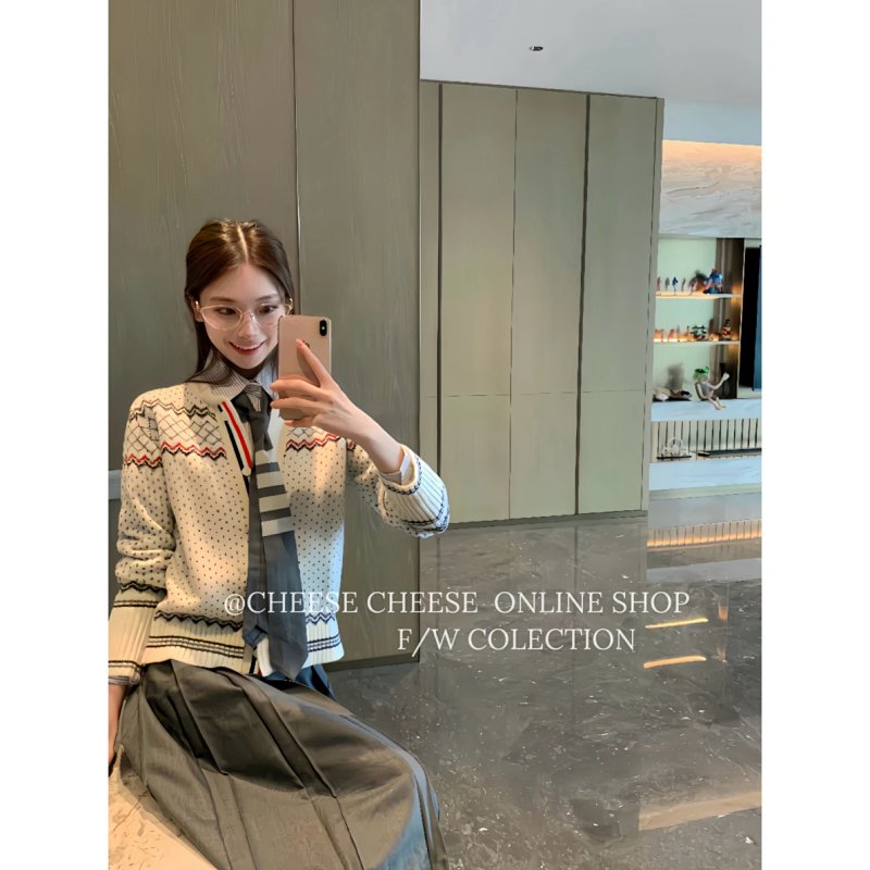 Sweater from Cheese/ Kishi