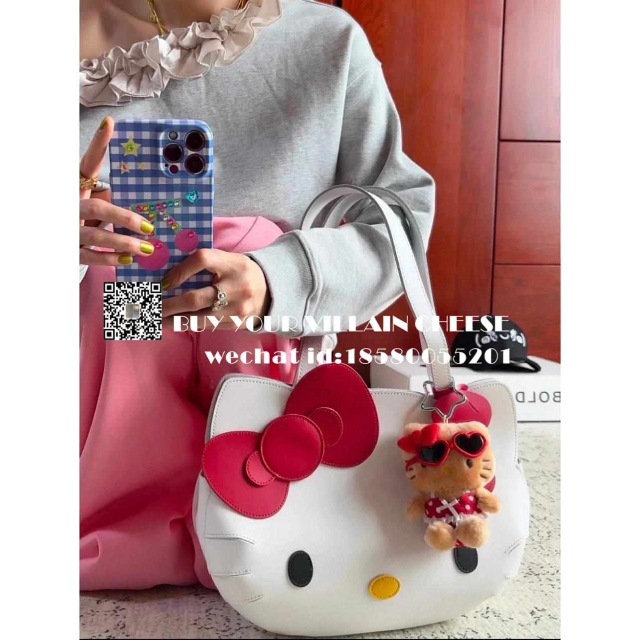 Hello Kitty Bow Face Handbag [