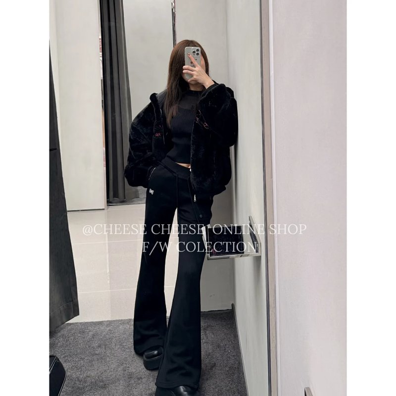 Sweatpants from Cheese/ Kishi
