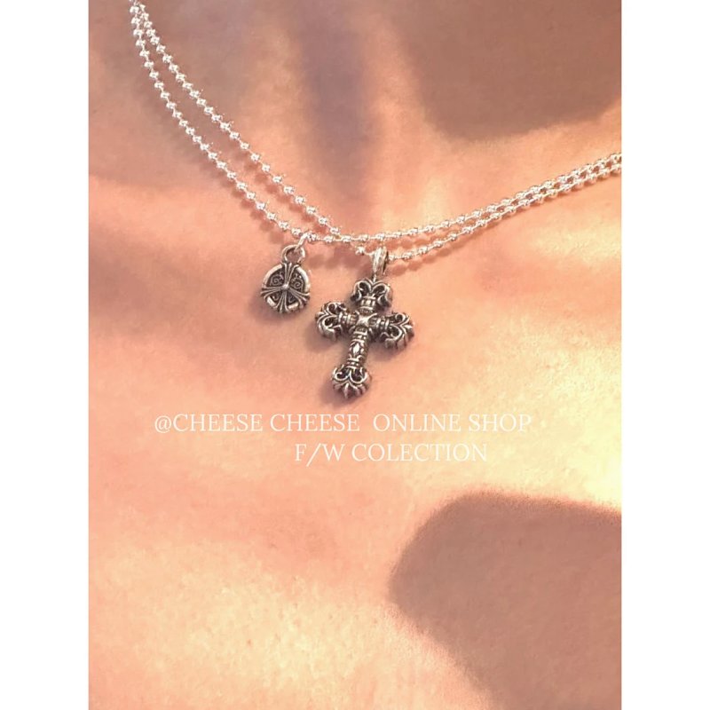 Necklace from Cheese/ Kishi