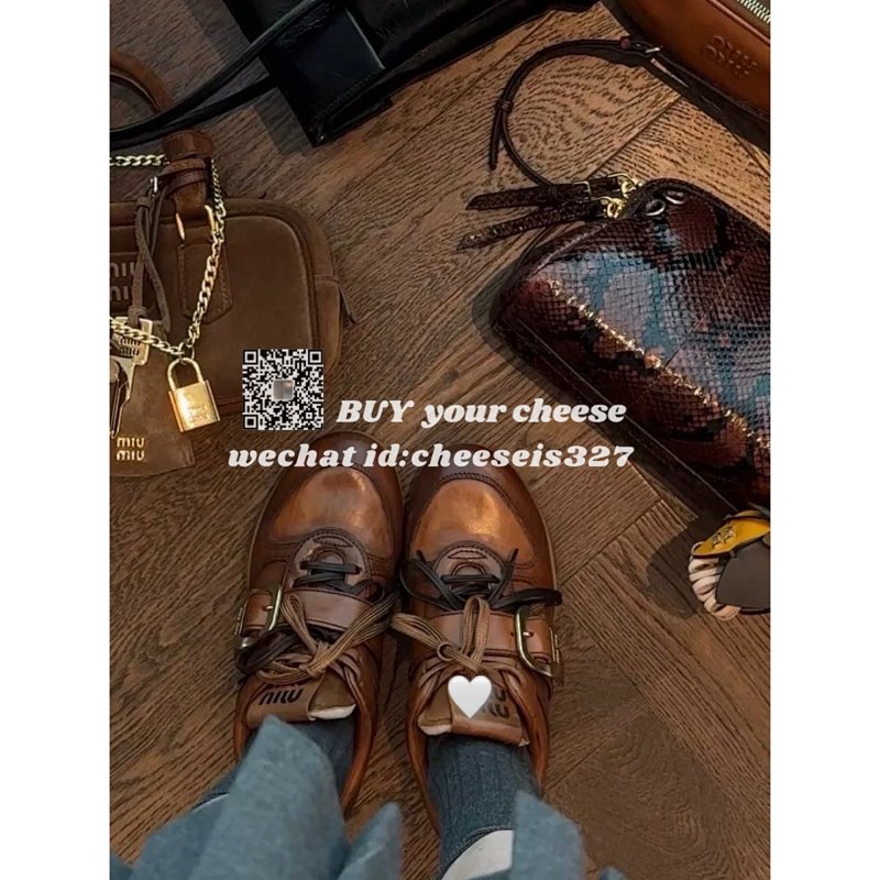 10 31 M Deck Shoes