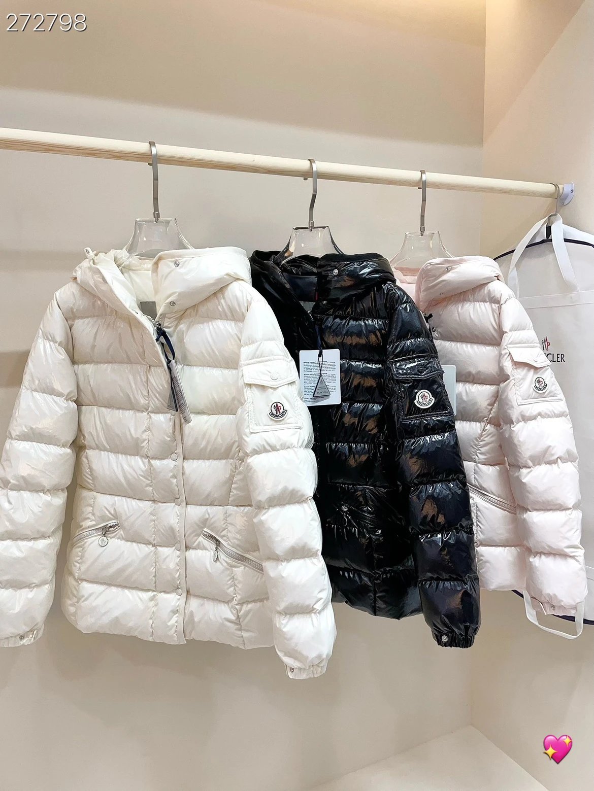 （顶级🔝鹅绒）🛍️配防尘袋 moncler蒙口2026秋冬最新款女士时尚休闲收腰连帽羽绒服，女装韩版修身显瘦气质羽绒服外套，