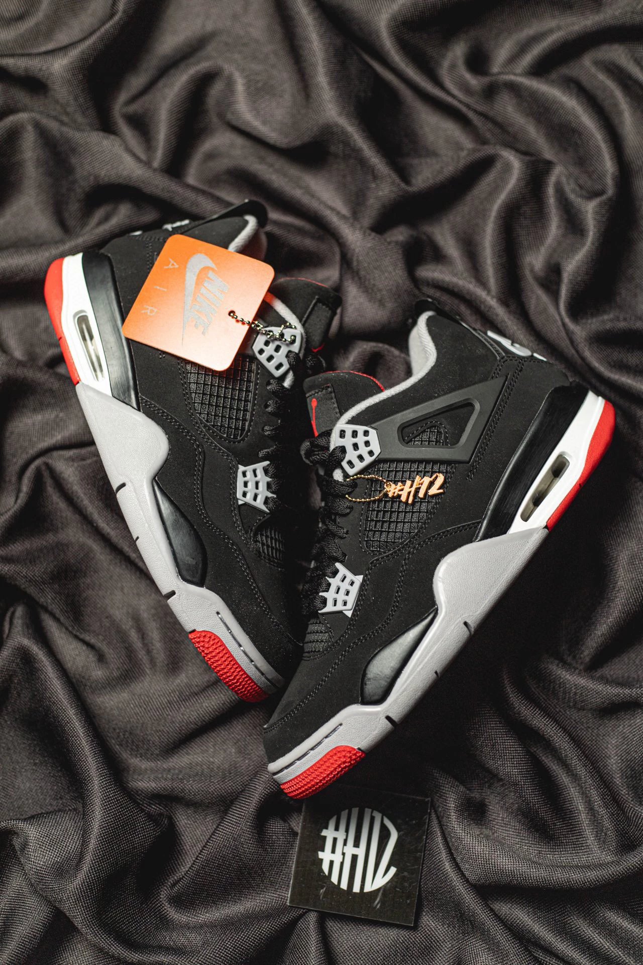 Air Jordan 4 Bred