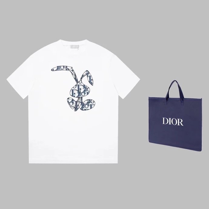 【D】 🛒 2023 Spring/Summer New Short Sleeve T-shirt Spray Painting Couple's Edition Rabbit Year Limited Edition Playful Rabbit and D Logo Combination 200g Fabric Cut 🔥 Classic, super beautiful, perfect detail processing, perfect for the upper body, full marks 💯   Size: m-4xl