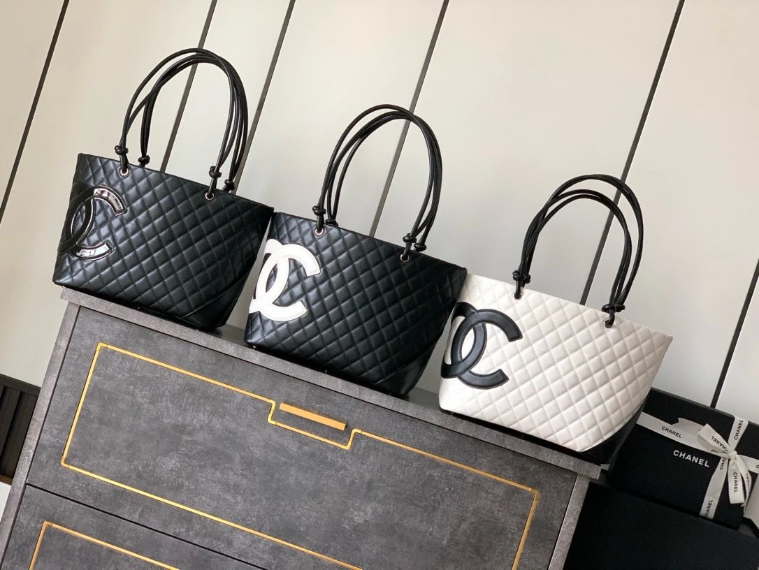 CHANEL小香黑白熊猫色康鹏羊皮托特包菜篮子单肩包妈咪包通勤手提包 A25169  xne