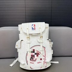 High version light luxury co branded backpack made of cowhide in stock, travel bag, casual bag, men's bag, women's bag, flip bag, backpack, computer bag, classic logo matching, craftsmanship material, casual and versatile, exquisite inlay craftsmanship, actual shooting, fabric delivery, dust bag 32 * 43