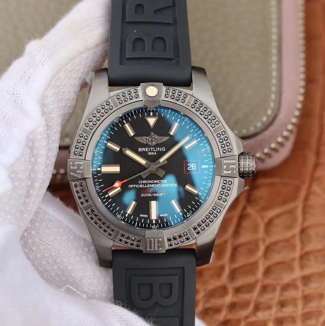 【代购级】Breitling百年灵复仇者黑鸟?镶黑钻原厂钛金属表壳
