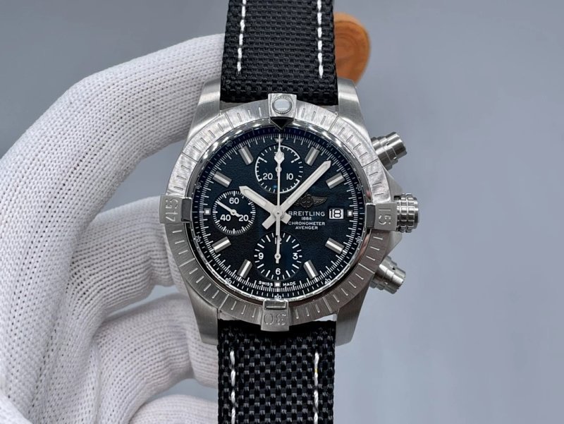 TW Avenger Chronograph 43