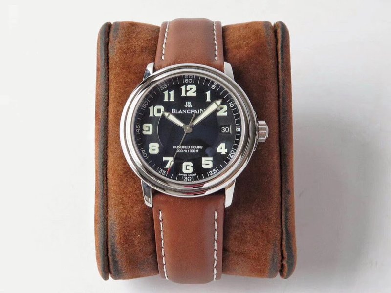 Acne 38mm Léman 8.9mm