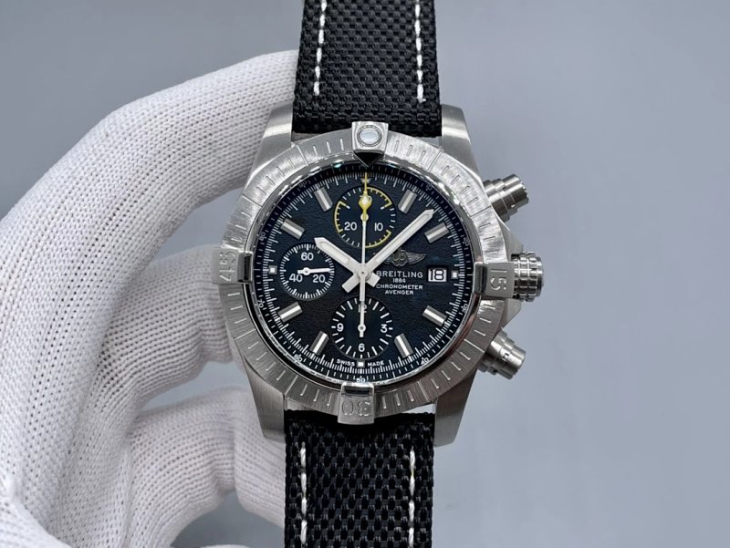 TW Avenger Chronograph 43