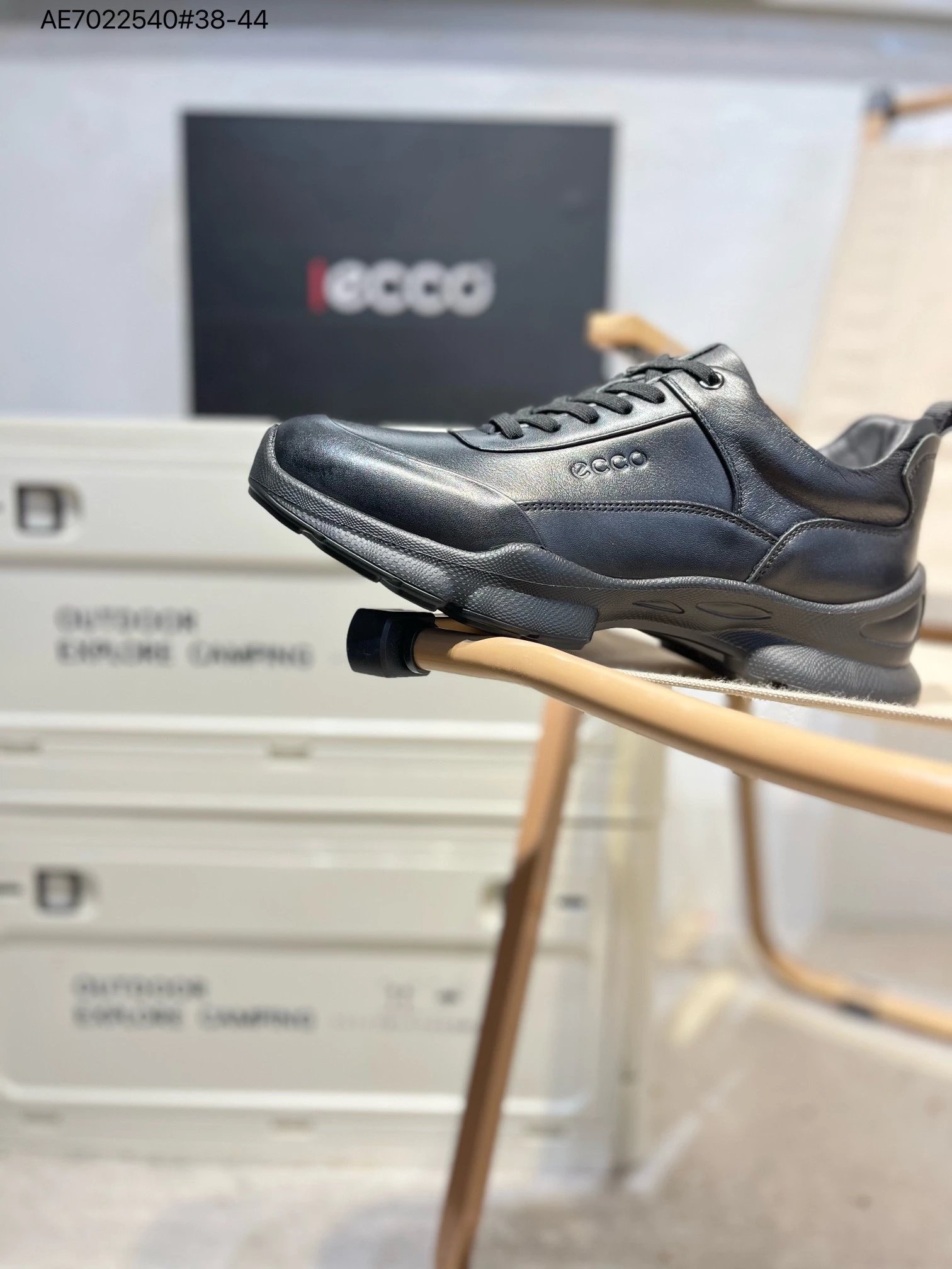 ECCO Leather Casual Sneaker