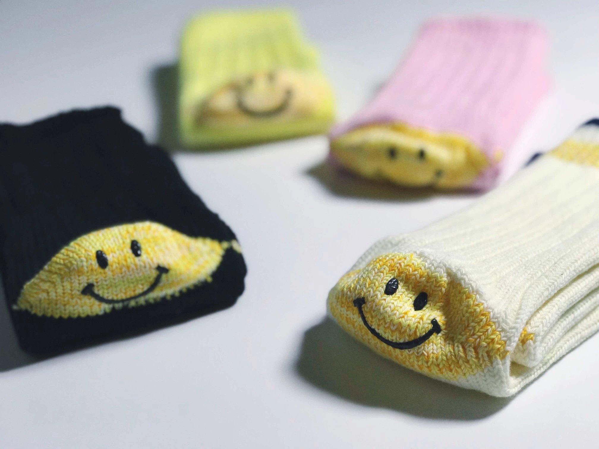 Smiley Face Knit Socks [1 styl