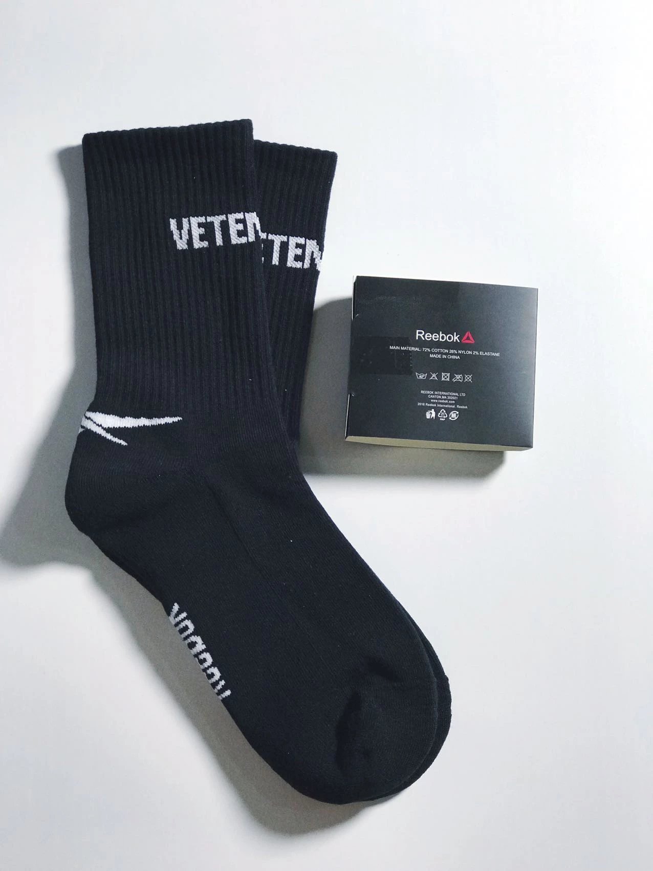 202300208Black Letter Towel Bottom