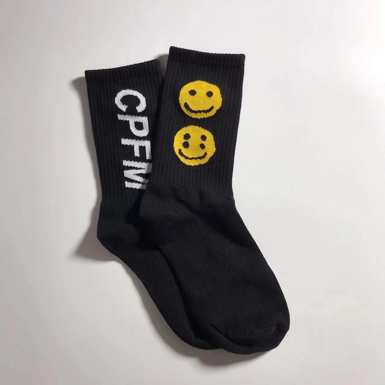 Design Smiley Face Socks Gray with Yellow Smileys - 5